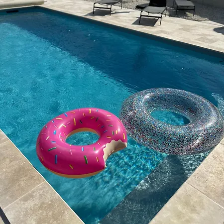 Semesterbostad Chez Tiramisu Avec Piscine *